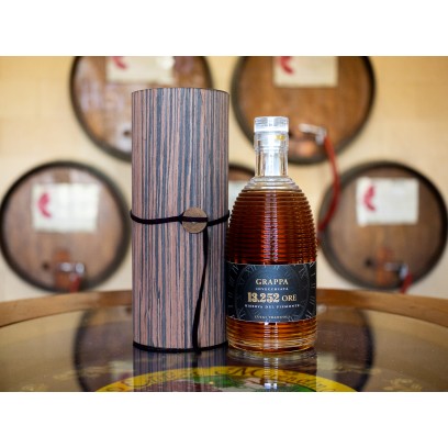 Grappa Riserva del Piemonte Invecchiata 13.252 Ore in Cofanetto di Legno - Luigi Francoli